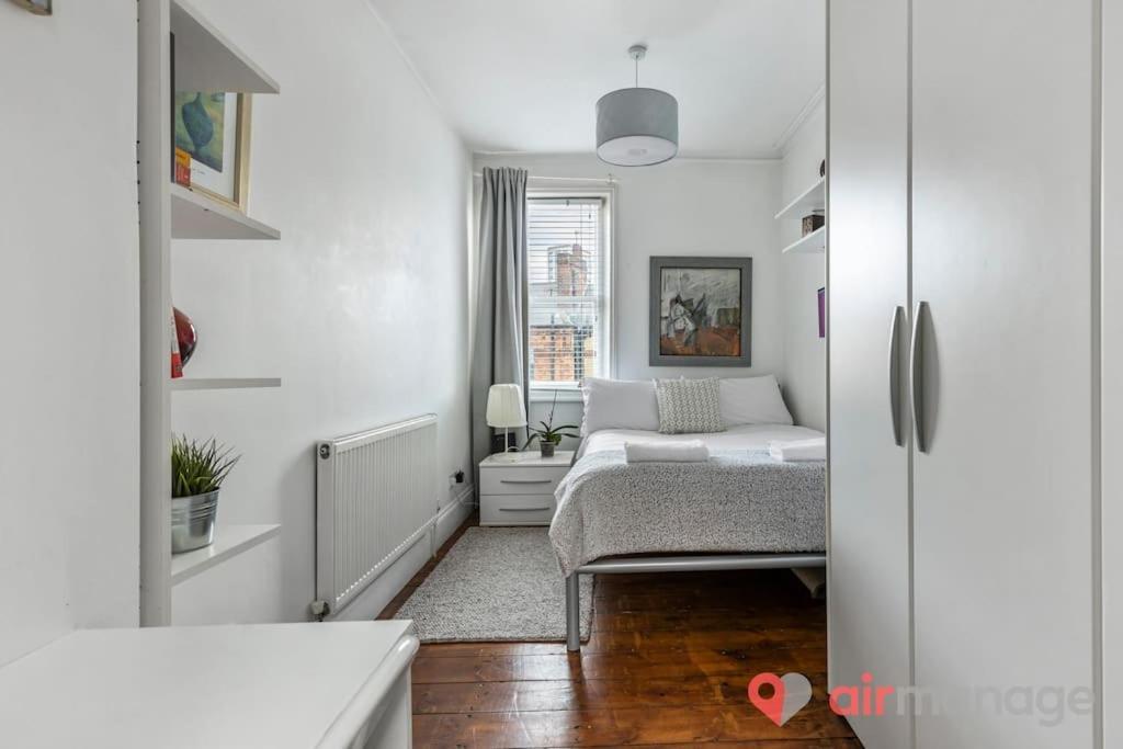 West Kensington 2bed Flat London